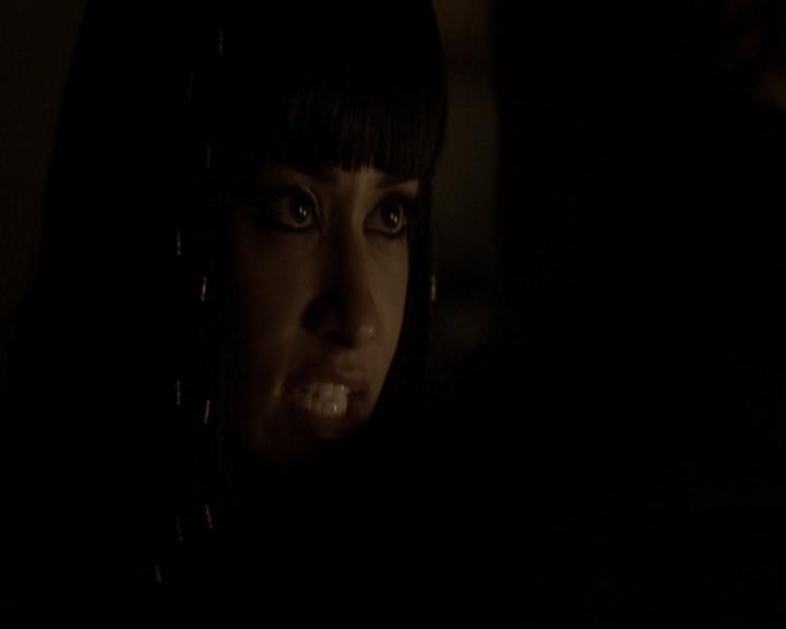 VampireDiariesWorld-dot-org_5x05MontersBall1829.jpg