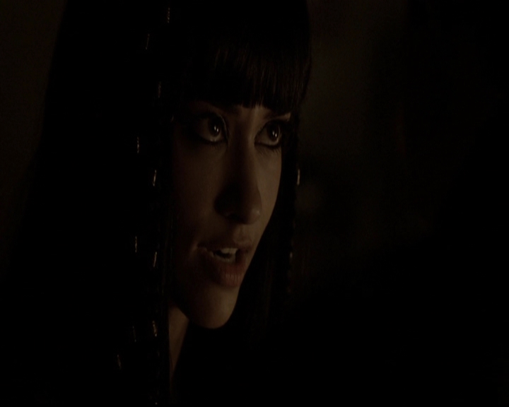 VampireDiariesWorld-dot-org_5x05MontersBall1832.jpg