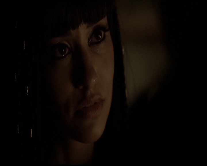 VampireDiariesWorld-dot-org_5x05MontersBall1850.jpg