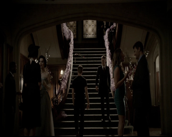 VampireDiariesWorld-dot-org_5x05MontersBall1853.jpg