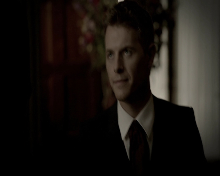 VampireDiariesWorld-dot-org_5x05MontersBall1858.jpg