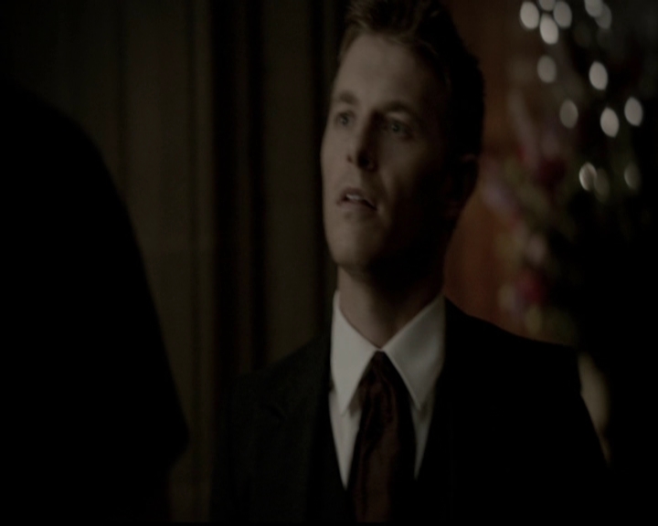 VampireDiariesWorld-dot-org_5x05MontersBall1862.jpg