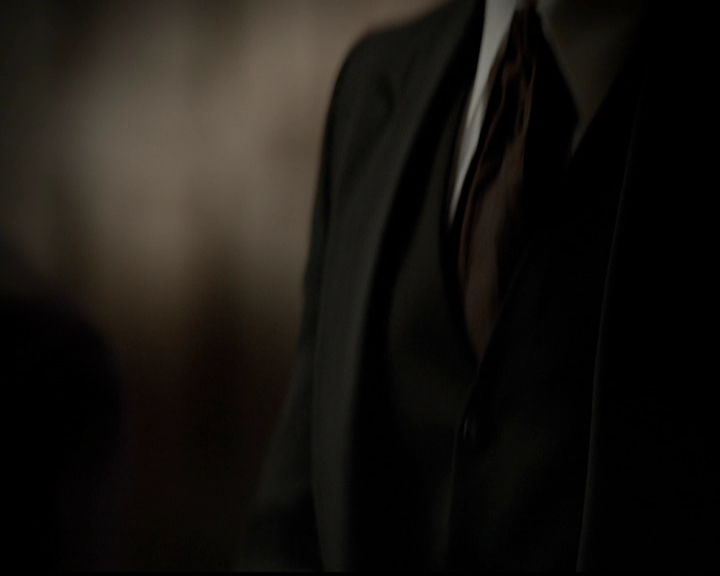 VampireDiariesWorld-dot-org_5x05MontersBall1883.jpg