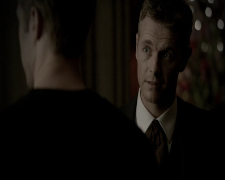 VampireDiariesWorld-dot-org_5x05MontersBall1887.jpg