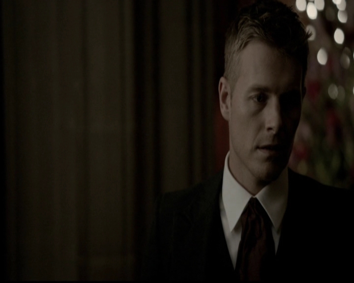 VampireDiariesWorld-dot-org_5x05MontersBall1901.jpg