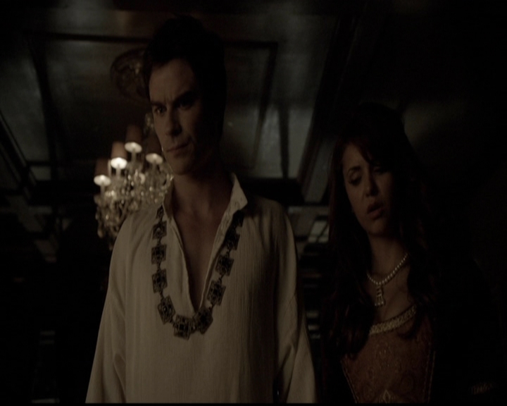 VampireDiariesWorld-dot-org_5x05MontersBall1922.jpg