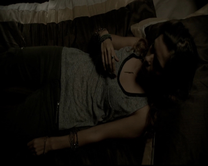 VampireDiariesWorld-dot-org_5x05MontersBall1929.jpg