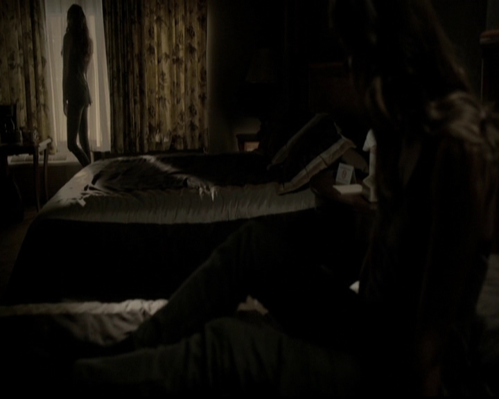 VampireDiariesWorld-dot-org_5x05MontersBall1937.jpg