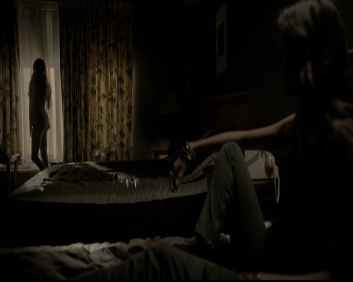 VampireDiariesWorld-dot-org_5x05MontersBall1939.jpg