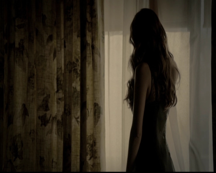 VampireDiariesWorld-dot-org_5x05MontersBall1942.jpg