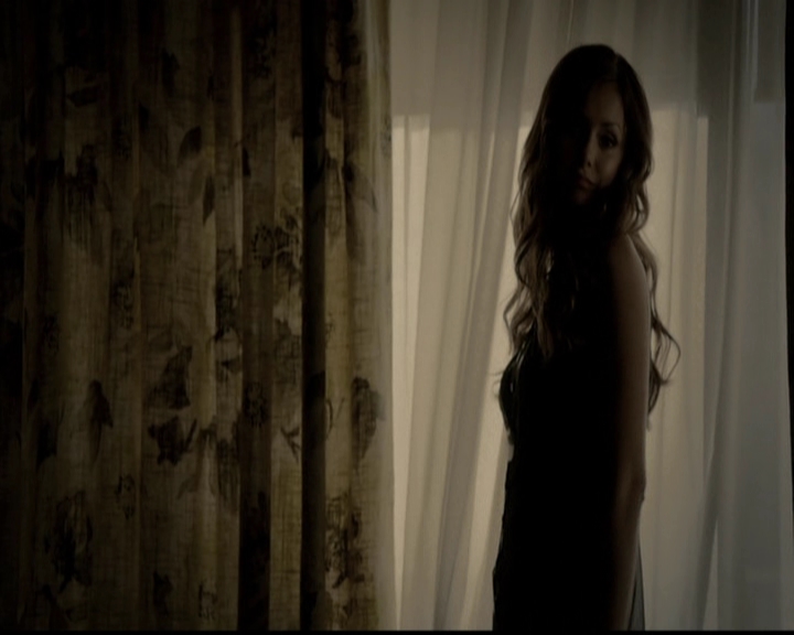 VampireDiariesWorld-dot-org_5x05MontersBall1944.jpg