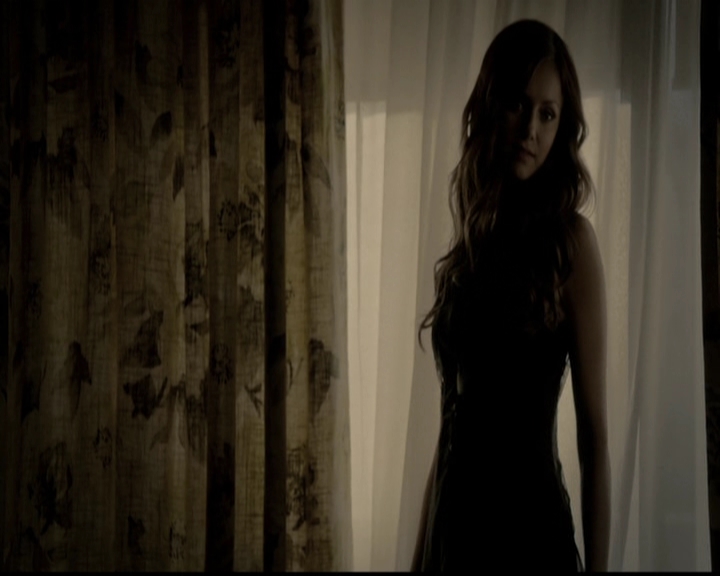 VampireDiariesWorld-dot-org_5x05MontersBall1945.jpg