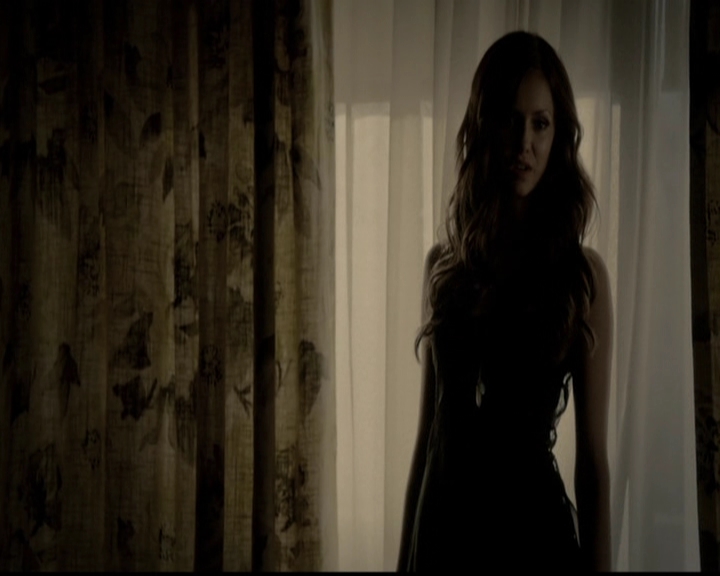 VampireDiariesWorld-dot-org_5x05MontersBall1946.jpg