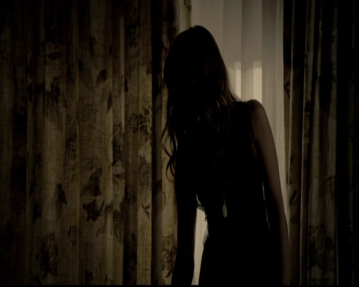 VampireDiariesWorld-dot-org_5x05MontersBall1953.jpg