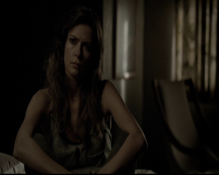 VampireDiariesWorld-dot-org_5x05MontersBall1955.jpg