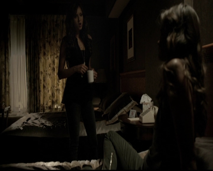 VampireDiariesWorld-dot-org_5x05MontersBall1972.jpg