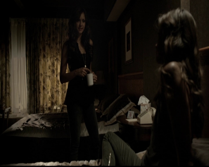 VampireDiariesWorld-dot-org_5x05MontersBall1974.jpg