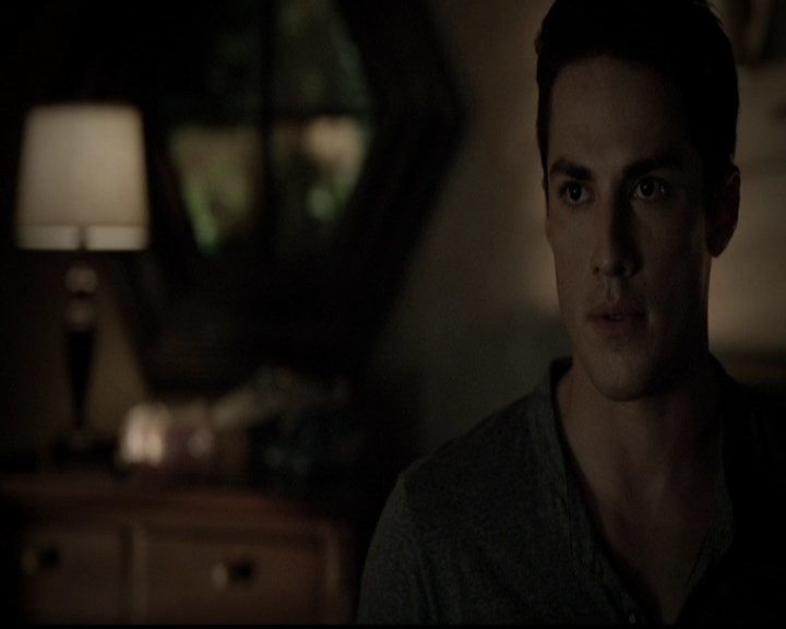 VampireDiariesWorld-dot-org_5x05MontersBall2047.jpg