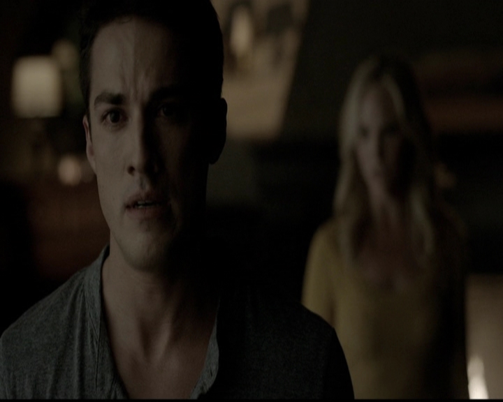 VampireDiariesWorld-dot-org_5x05MontersBall2100.jpg