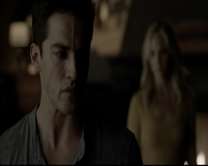 VampireDiariesWorld-dot-org_5x05MontersBall2106.jpg