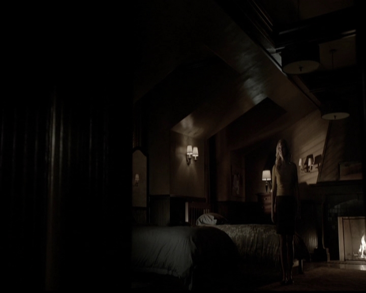 VampireDiariesWorld-dot-org_5x05MontersBall2123.jpg