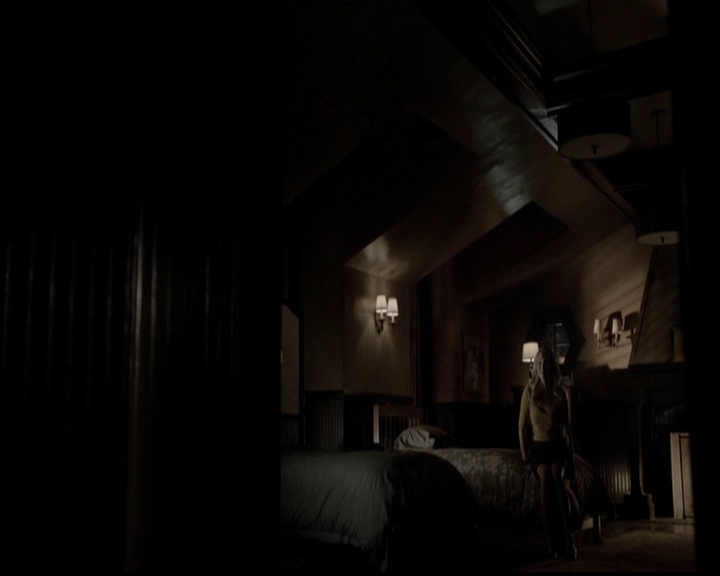 VampireDiariesWorld-dot-org_5x05MontersBall2126.jpg