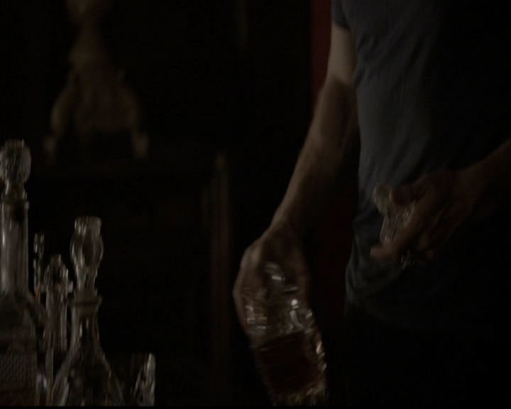 VampireDiariesWorld-dot-org_5x05MontersBall2136.jpg