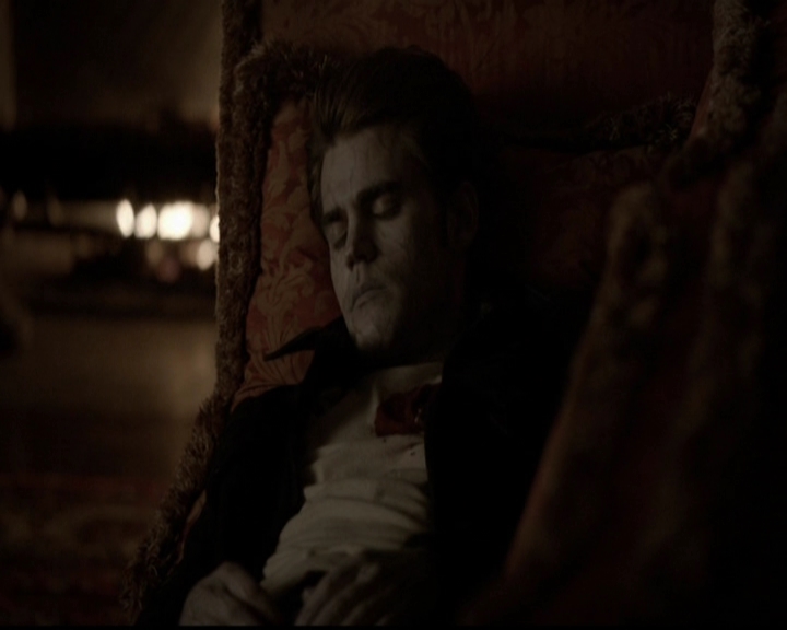 VampireDiariesWorld-dot-org_5x05MontersBall2143.jpg