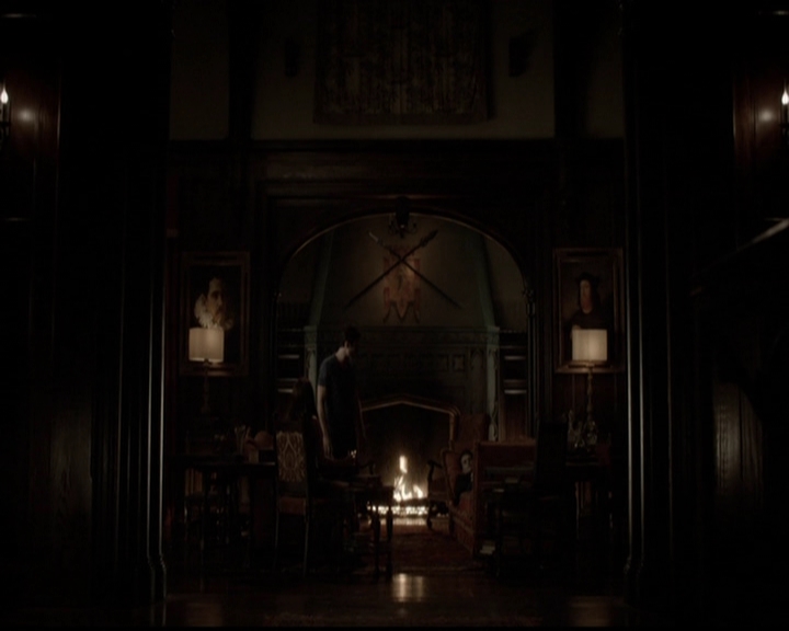 VampireDiariesWorld-dot-org_5x05MontersBall2155.jpg