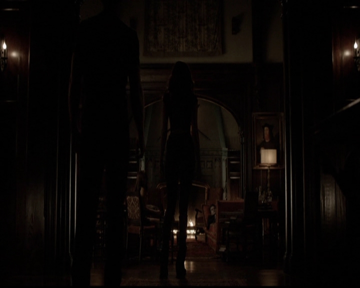 VampireDiariesWorld-dot-org_5x05MontersBall2186.jpg