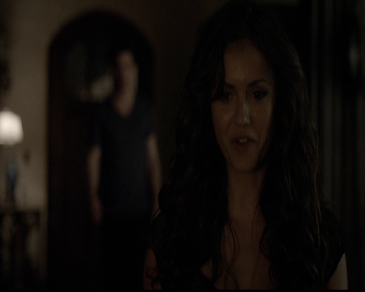 VampireDiariesWorld-dot-org_5x05MontersBall2194.jpg