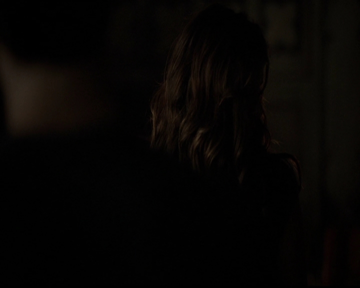 VampireDiariesWorld-dot-org_5x05MontersBall2212.jpg