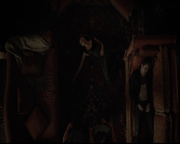 VampireDiariesWorld-dot-org_5x05MontersBall2284.jpg