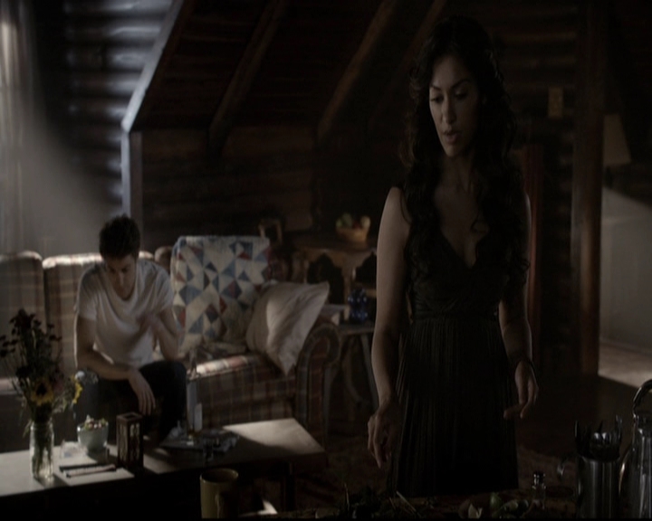 VampireDiariesWorld-dot-org_5x06HandleWithCare0393.jpg