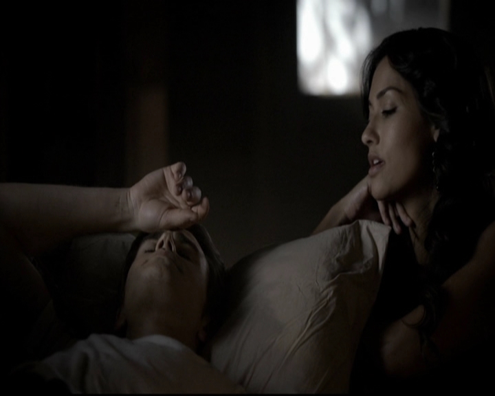 VampireDiariesWorld-dot-org_5x06HandleWithCare0459.jpg