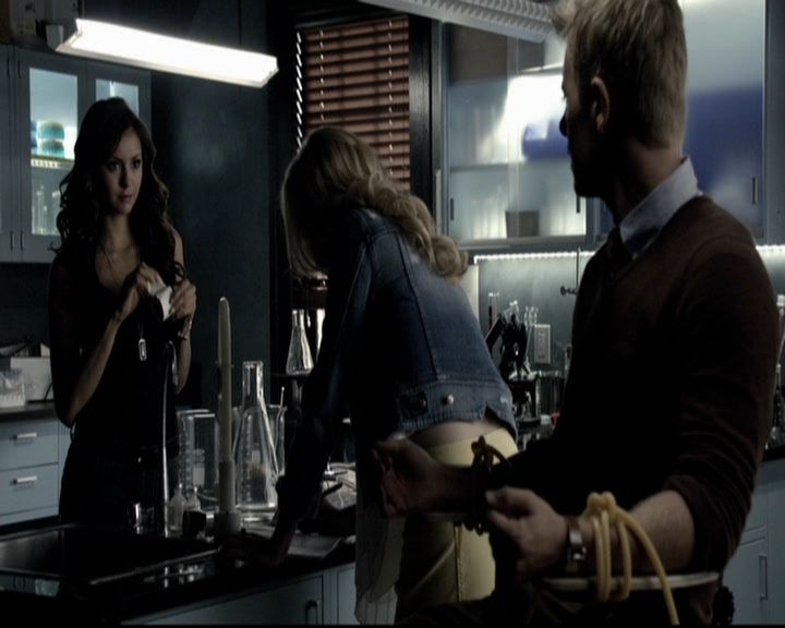 VampireDiariesWorld-dot-org_5x06HandleWithCare0918.jpg