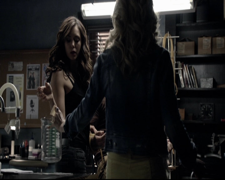 VampireDiariesWorld-dot-org_5x06HandleWithCare0950.jpg