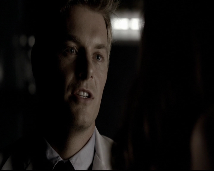 VampireDiariesWorld-dot-org_5x06HandleWithCare2009.jpg