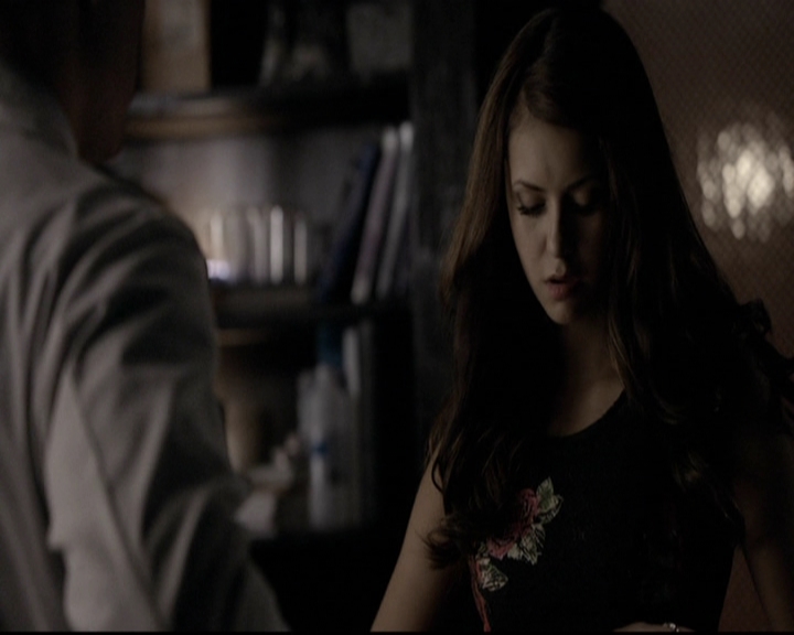 VampireDiariesWorld-dot-org_5x06HandleWithCare2021.jpg