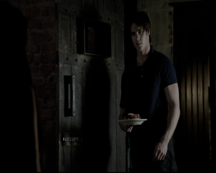 VampireDiariesWorld-dot-org_5x07DeathAndTheMaiden0804.jpg