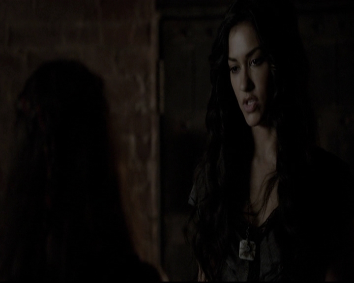 VampireDiariesWorld-dot-org_5x07DeathAndTheMaiden1206.jpg