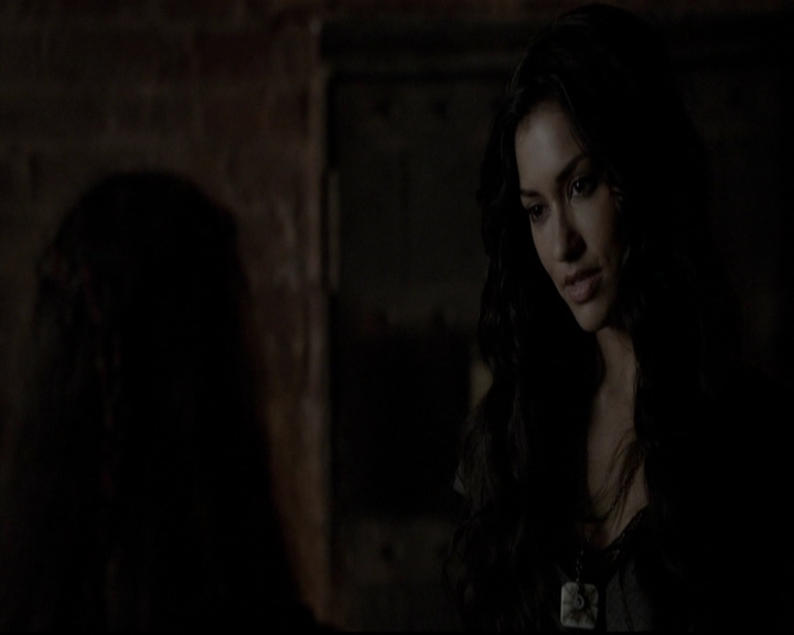 VampireDiariesWorld-dot-org_5x07DeathAndTheMaiden1207.jpg