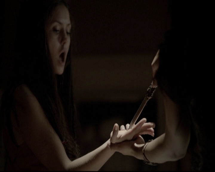 VampireDiariesWorld-dot-org_5x07DeathAndTheMaiden1366.jpg