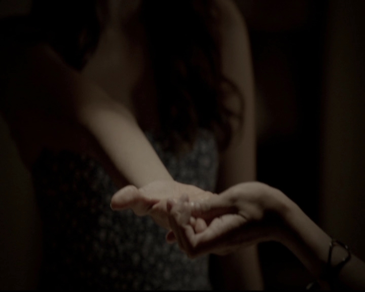 VampireDiariesWorld-dot-org_5x07DeathAndTheMaiden1389.jpg