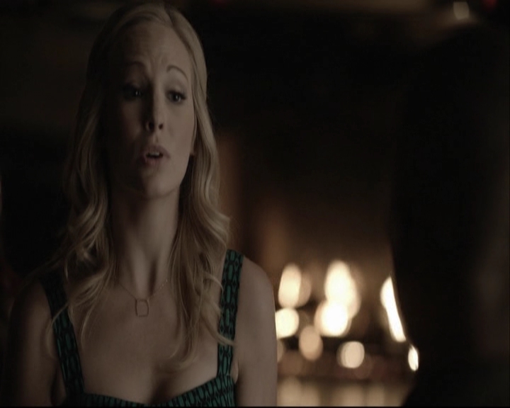 VampireDiariesWorld-dot-org_5x08DeadManOnCampus-deletedscene0019.jpg