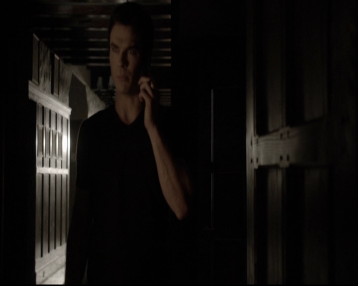 VampireDiariesWorld-dot-org_5x08DeadManOnCampus0396.jpg