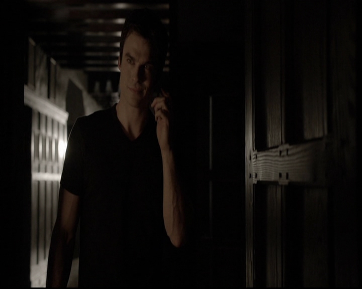 VampireDiariesWorld-dot-org_5x08DeadManOnCampus0398.jpg