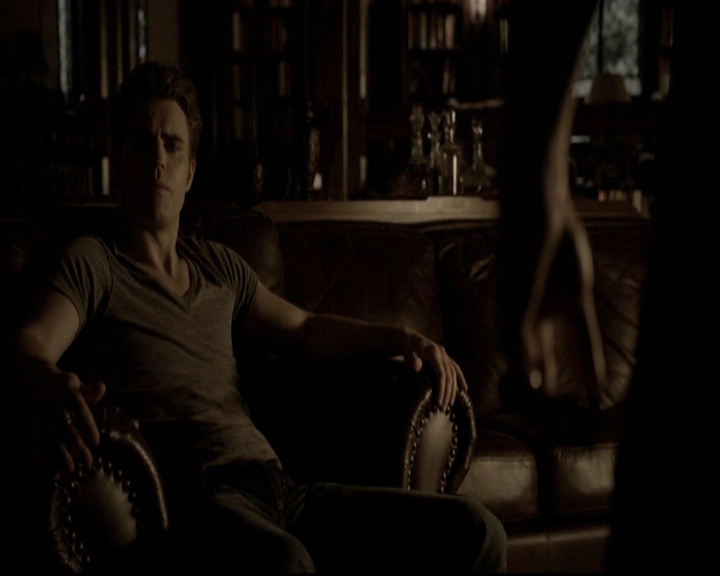 VampireDiariesWorld-dot-org_5x08DeadManOnCampus0444.jpg