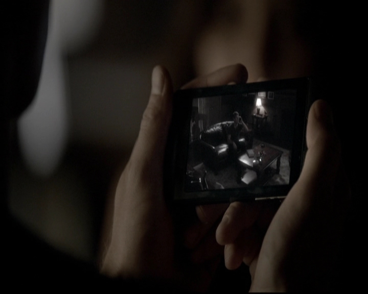 VampireDiariesWorld-dot-org_5x08DeadManOnCampus0453.jpg