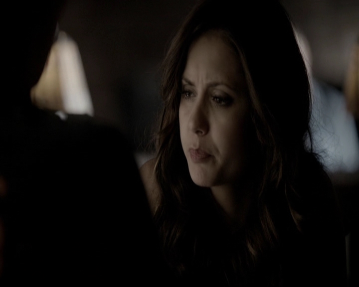 VampireDiariesWorld-dot-org_5x08DeadManOnCampus0520.jpg
